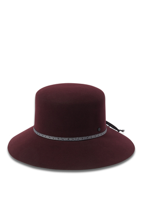 قبعة كيندال كلوش